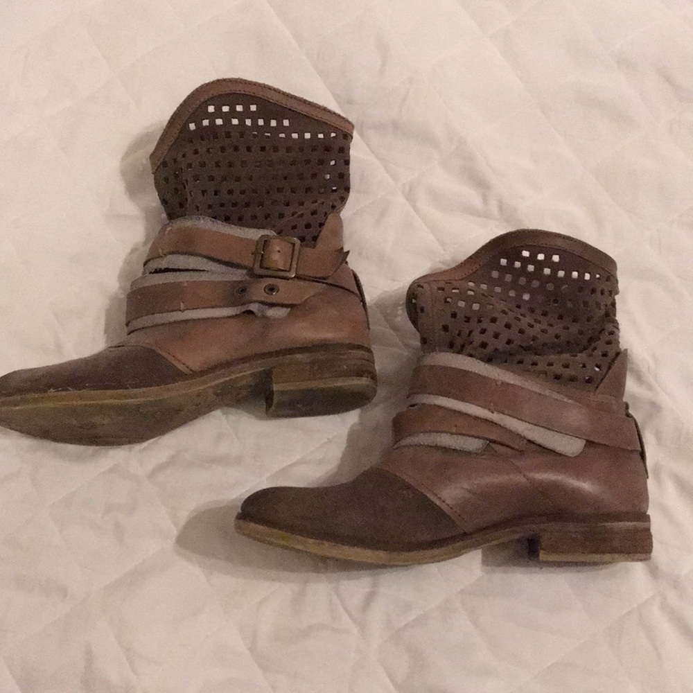 Boots - by Matisse, Size 8.5